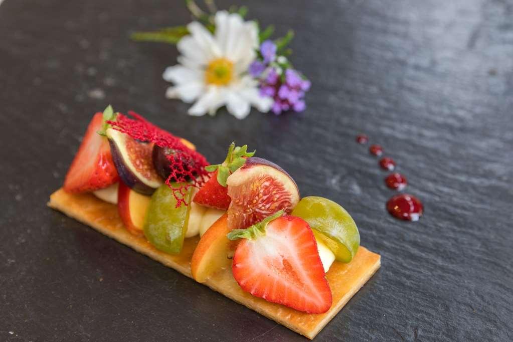 Brit Hotel Le Cygne Saint-Hilaire-du-Harcouët 레스토랑 사진