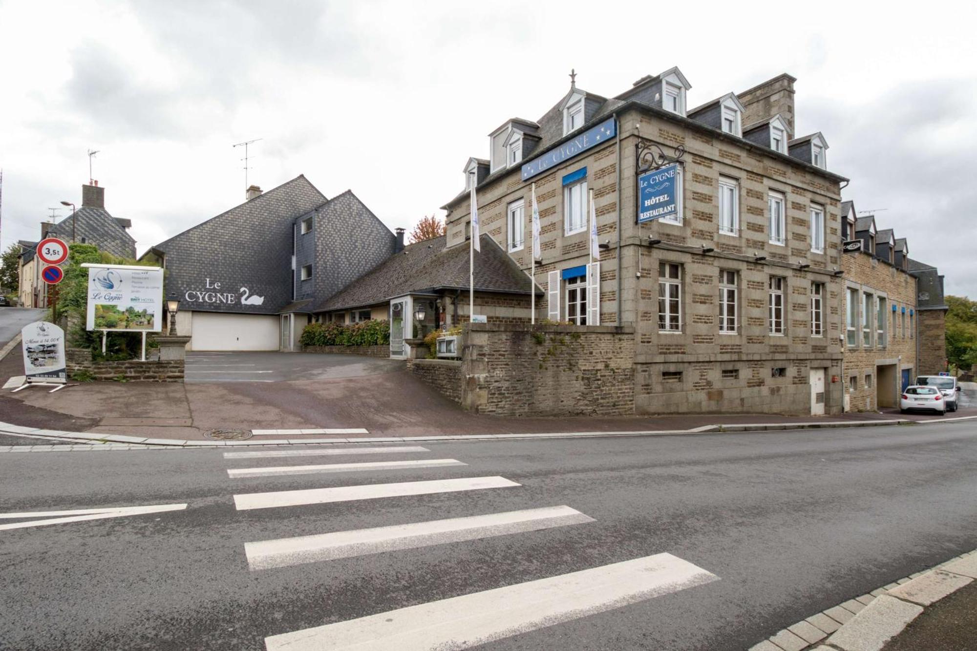 Brit Hotel Le Cygne Saint-Hilaire-du-Harcouët 외부 사진