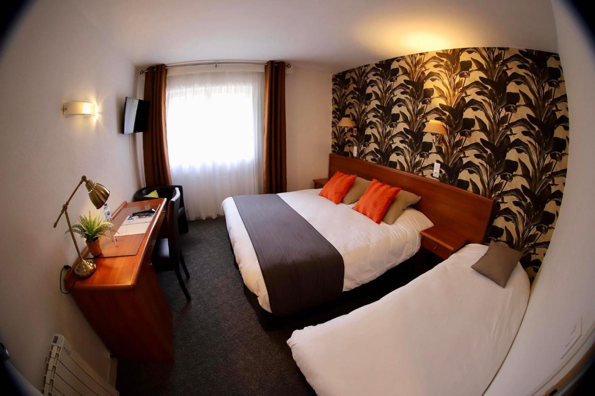 Brit Hotel Le Cygne Saint-Hilaire-du-Harcouët 외부 사진
