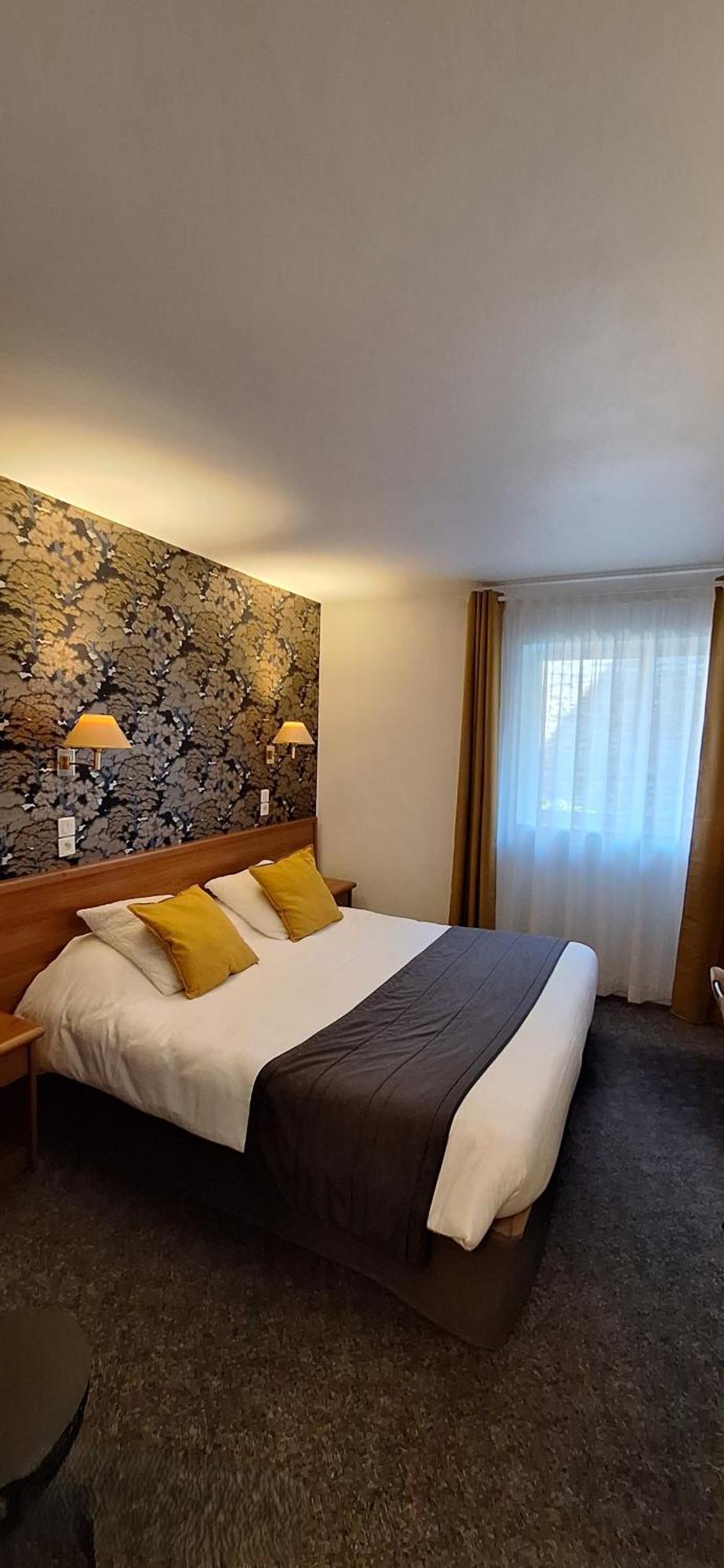 Brit Hotel Le Cygne Saint-Hilaire-du-Harcouët 외부 사진